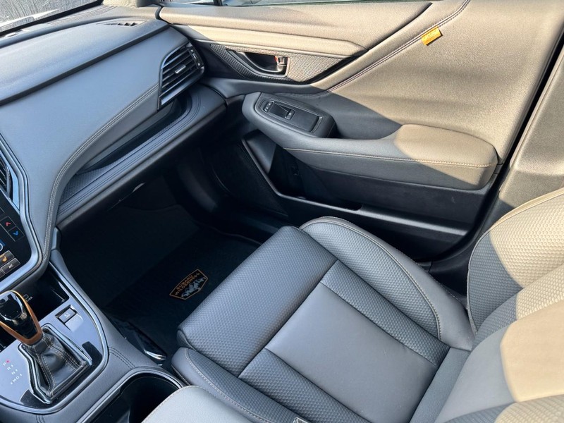 Subaru Outback Vehicle Full-screen Gallery Image 11