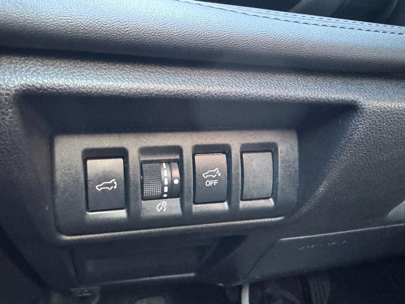 Subaru Outback Vehicle Full-screen Gallery Image 22