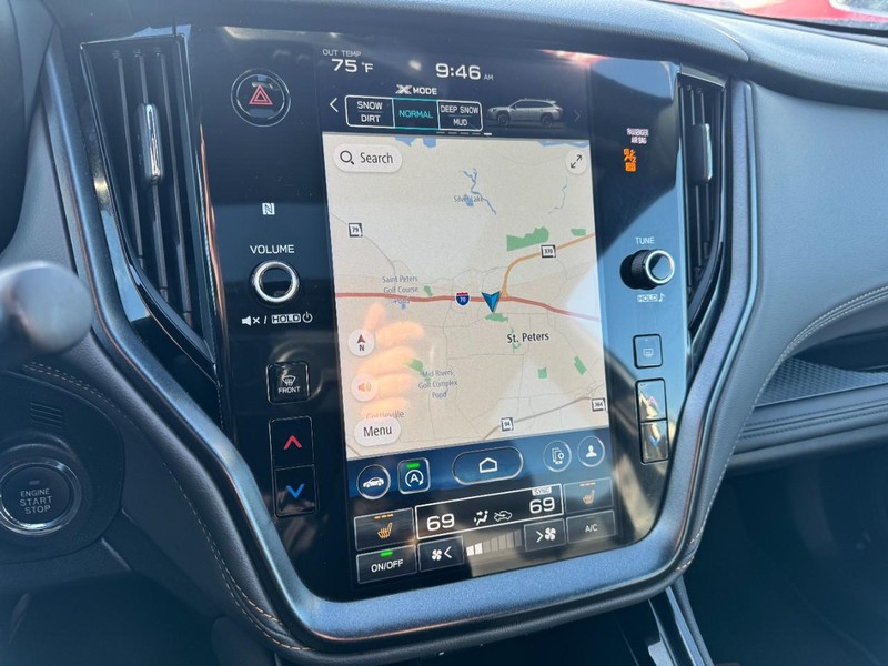 Subaru Outback Vehicle Full-screen Gallery Image 23