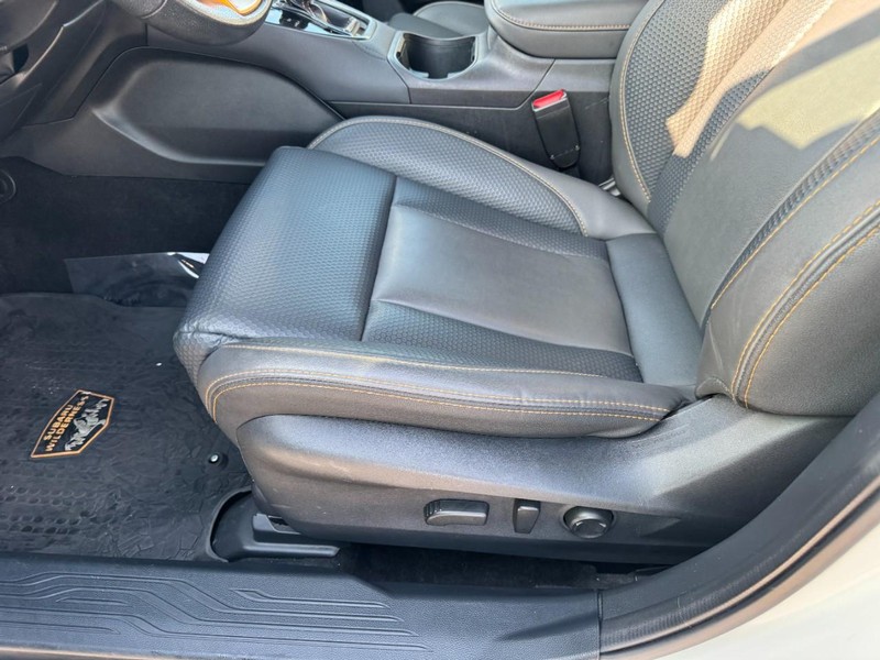 Subaru Outback Vehicle Full-screen Gallery Image 26