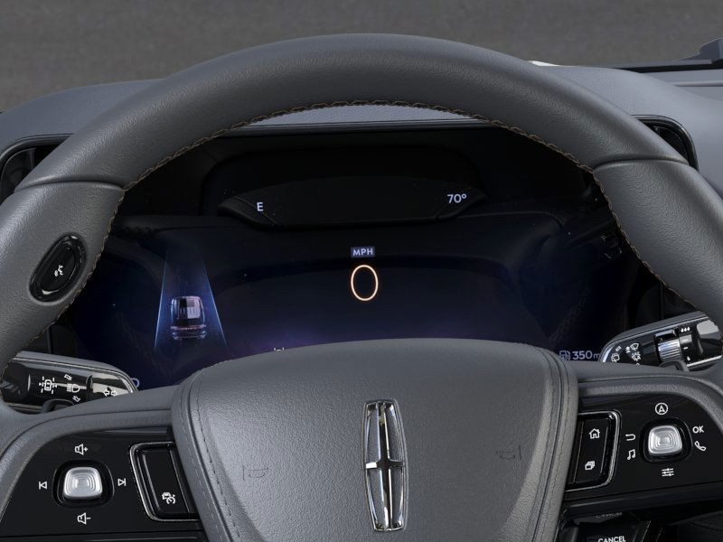 Lincoln Aviator Vehicle Full-screen Gallery Image 13