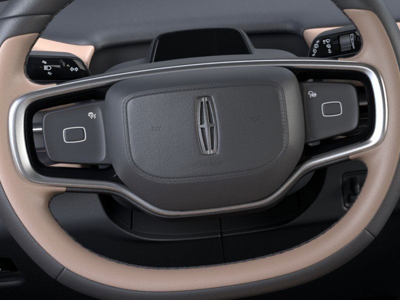 Lincoln Navigator Vehicle Full-screen Gallery Image 12