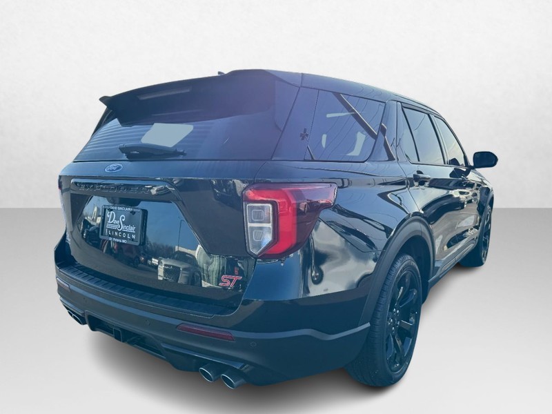 Ford Explorer Vehicle Full-screen Gallery Image 05