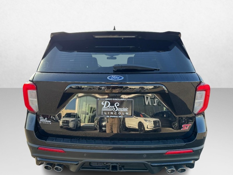 Ford Explorer Vehicle Full-screen Gallery Image 06