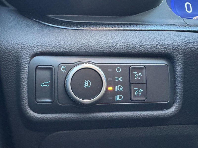 Ford Explorer Vehicle Full-screen Gallery Image 22