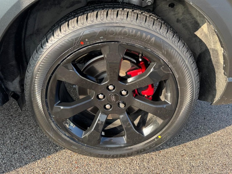 Ford Explorer Vehicle Full-screen Gallery Image 27