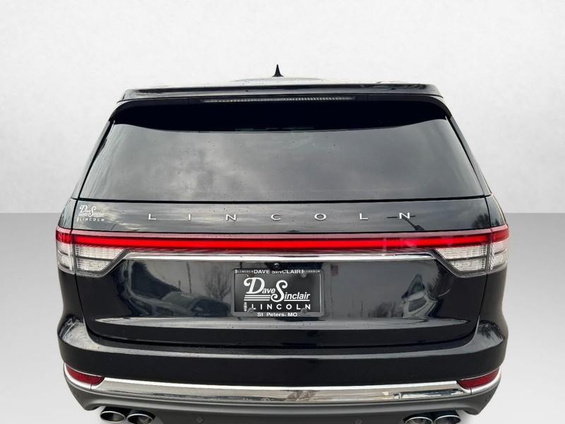 Lincoln Aviator Vehicle Full-screen Gallery Image 06