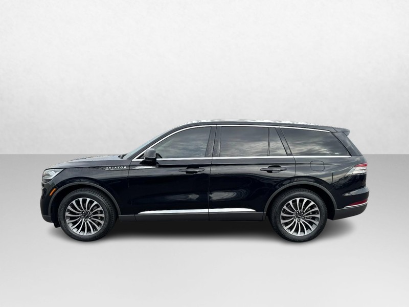 Lincoln Aviator Vehicle Full-screen Gallery Image 08