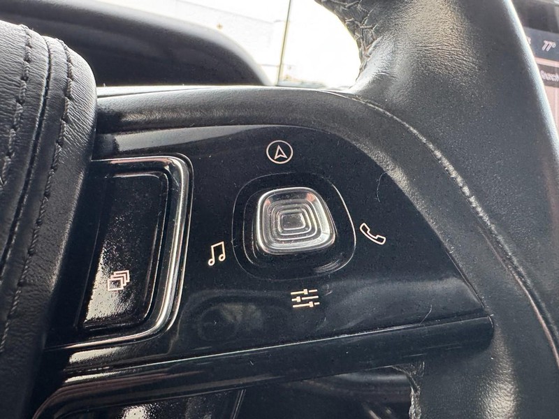 Lincoln Aviator Vehicle Full-screen Gallery Image 19