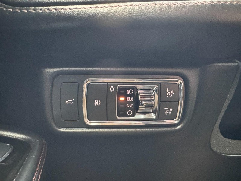 Lincoln Aviator Vehicle Full-screen Gallery Image 22