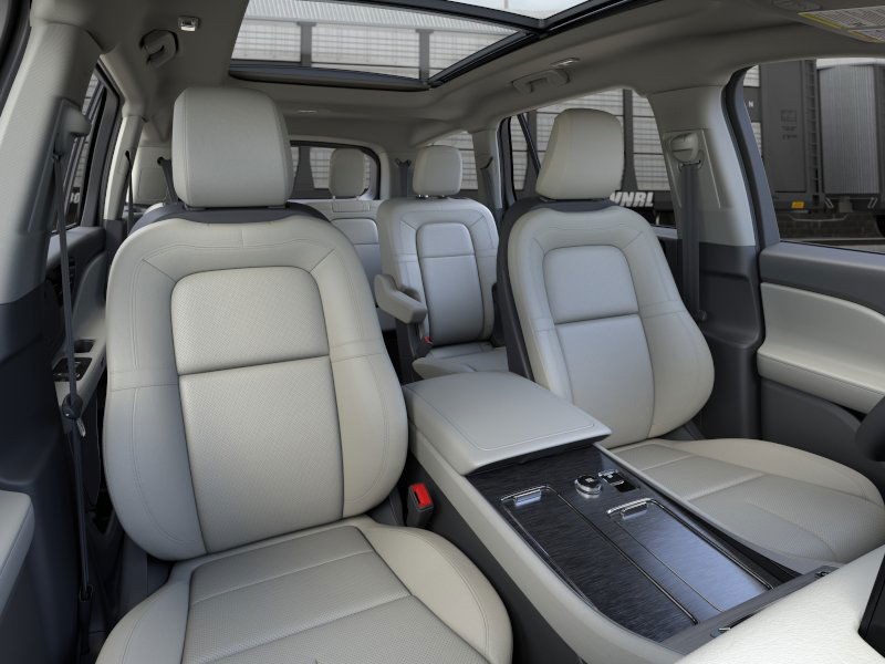 Lincoln Aviator Vehicle Full-screen Gallery Image 10