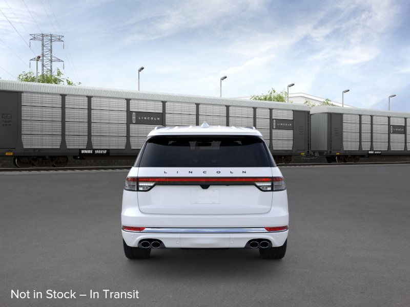 Lincoln Aviator Vehicle Full-screen Gallery Image 05