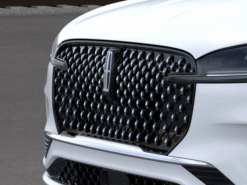 Lincoln Aviator Vehicle Full-screen Gallery Image 17