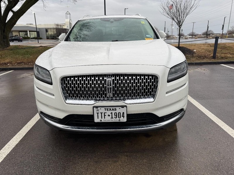 Lincoln Nautilus Vehicle Full-screen Gallery Image 02