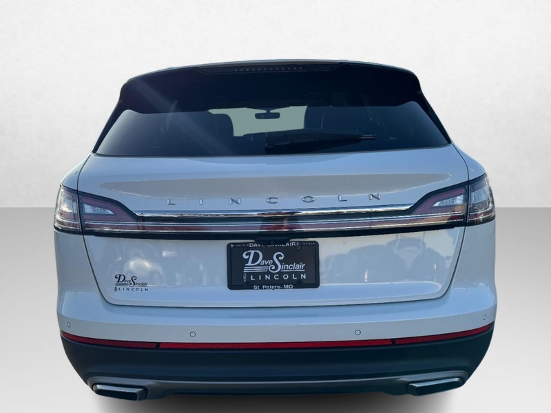 Lincoln Nautilus Vehicle Full-screen Gallery Image 06