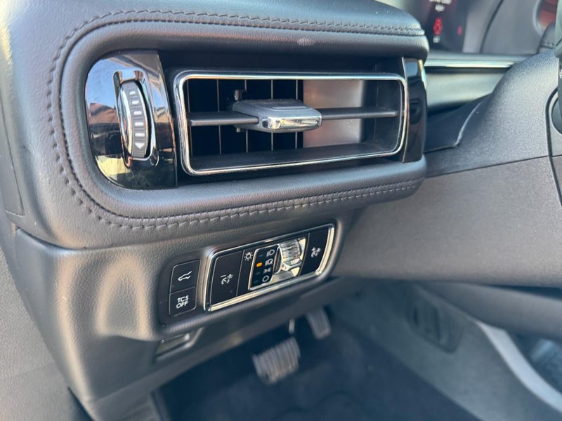 Lincoln Nautilus Vehicle Full-screen Gallery Image 14