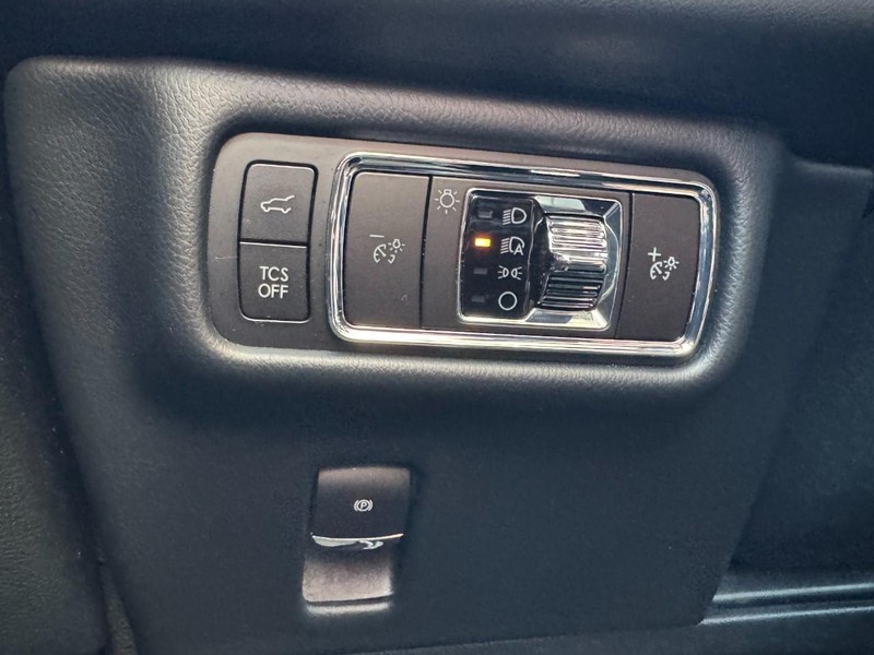 Lincoln Nautilus Vehicle Full-screen Gallery Image 20