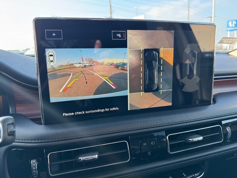 Lincoln Nautilus Vehicle Full-screen Gallery Image 22