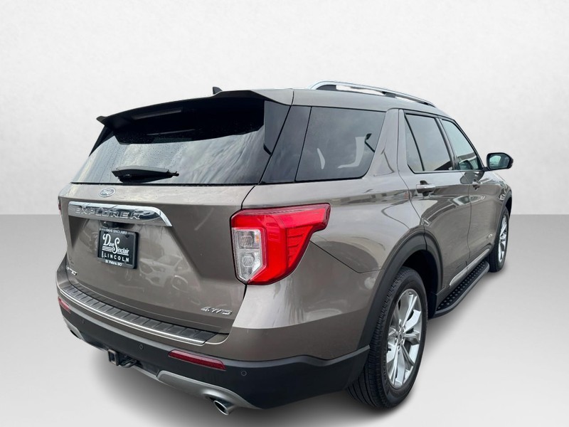 Ford Explorer Vehicle Full-screen Gallery Image 05