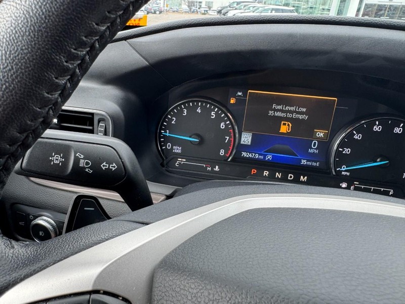 Ford Explorer Vehicle Full-screen Gallery Image 20