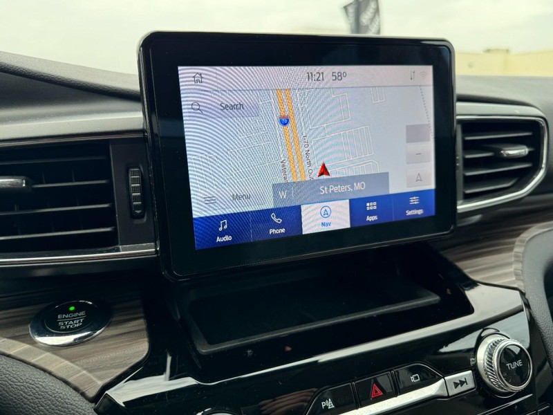 Ford Explorer Vehicle Full-screen Gallery Image 23