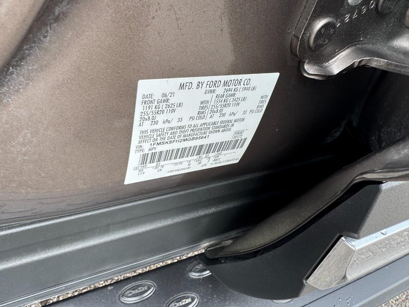 Ford Explorer Vehicle Full-screen Gallery Image 28