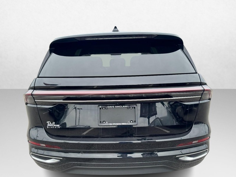 Lincoln Nautilus Vehicle Full-screen Gallery Image 06