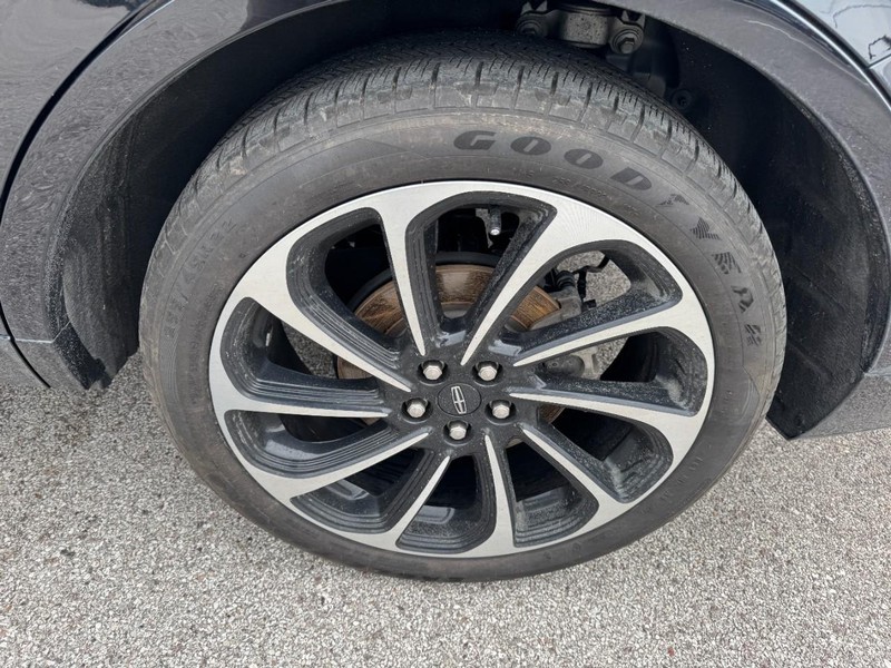 Lincoln Nautilus Vehicle Full-screen Gallery Image 27