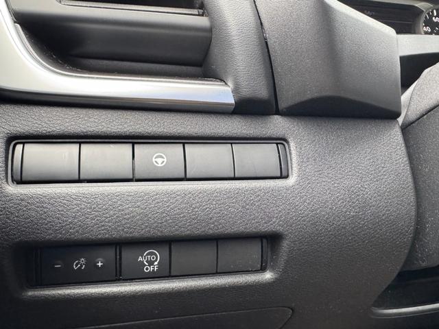 Nissan Rogue Vehicle Full-screen Gallery Image 22