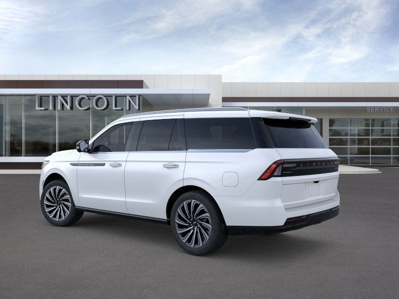 Lincoln Navigator Vehicle Full-screen Gallery Image 04