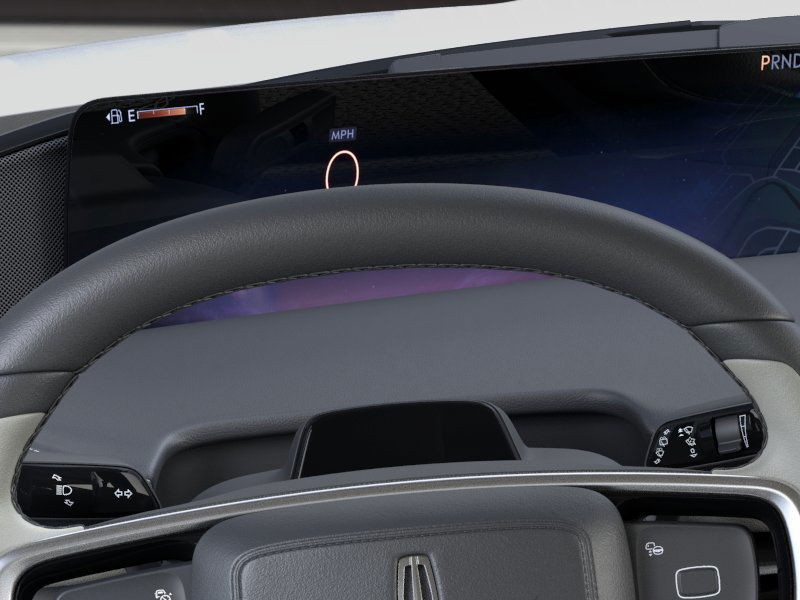 Lincoln Navigator Vehicle Full-screen Gallery Image 13