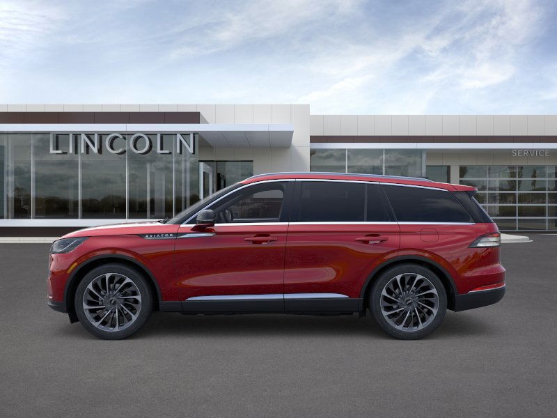 Lincoln Aviator Vehicle Full-screen Gallery Image 03