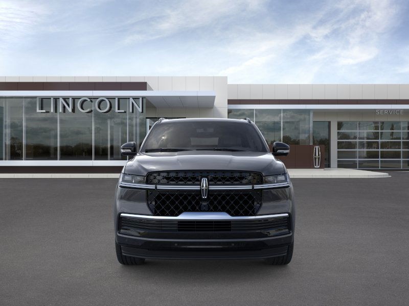 Lincoln Navigator L Vehicle Full-screen Gallery Image 06