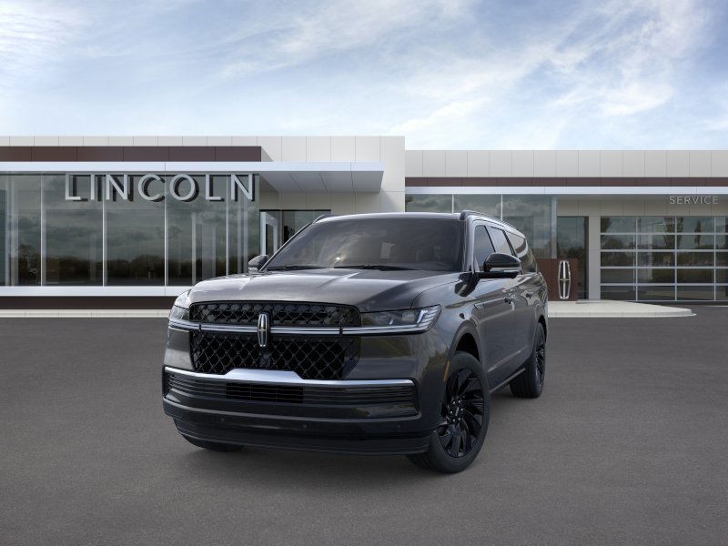 Lincoln Navigator L Vehicle Full-screen Gallery Image 02