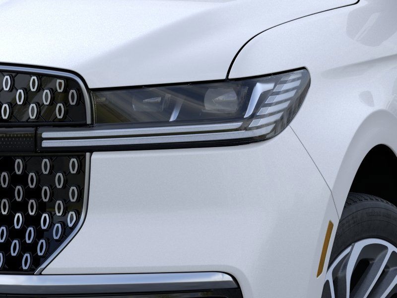 Lincoln Navigator L Vehicle Full-screen Gallery Image 18