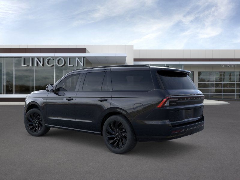 Lincoln Navigator Vehicle Full-screen Gallery Image 04