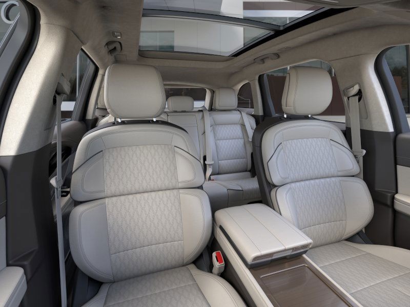 Lincoln Nautilus Vehicle Full-screen Gallery Image 10