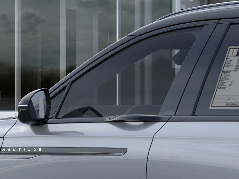 Lincoln Nautilus Vehicle Full-screen Gallery Image 20