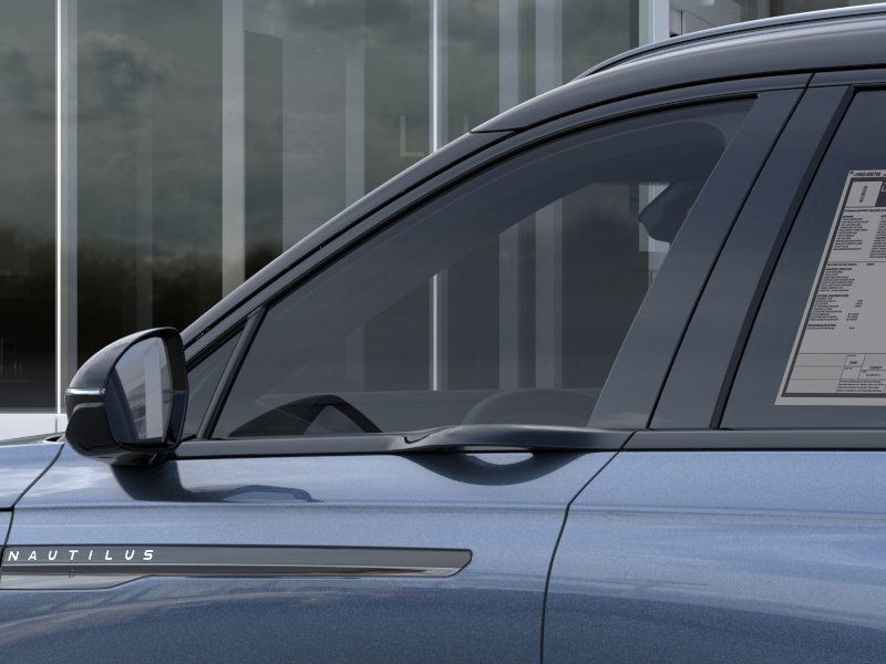 Lincoln Nautilus Vehicle Full-screen Gallery Image 20
