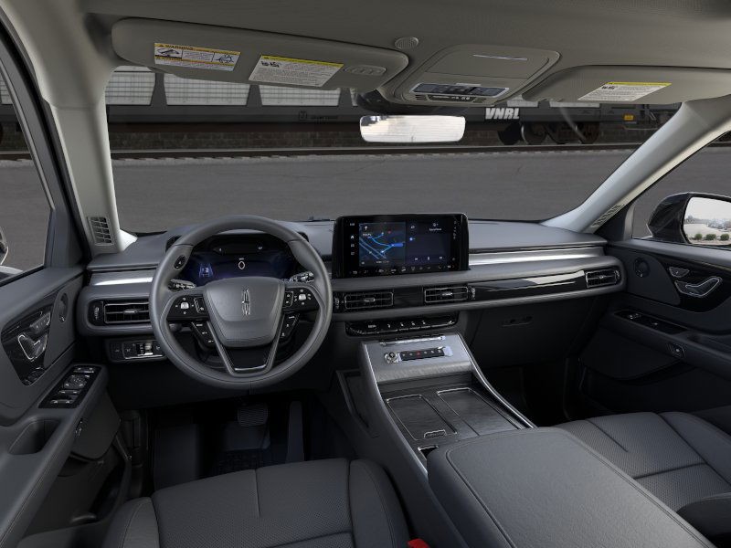 Lincoln Aviator Vehicle Full-screen Gallery Image 09