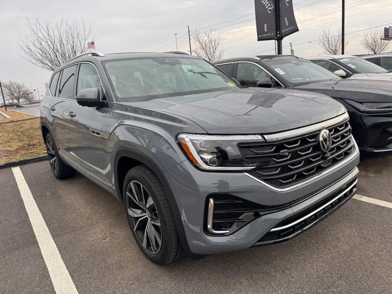 Volkswagen Atlas Vehicle Full-screen Gallery Image 03