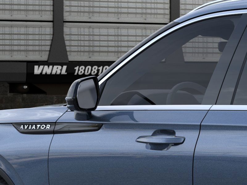 Lincoln Aviator Vehicle Full-screen Gallery Image 20