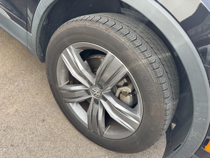 Volkswagen Tiguan Vehicle Full-screen Gallery Image 04