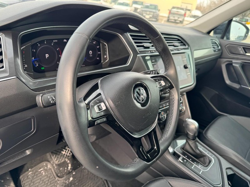 Volkswagen Tiguan Vehicle Full-screen Gallery Image 15