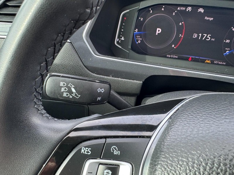 Volkswagen Tiguan Vehicle Full-screen Gallery Image 20