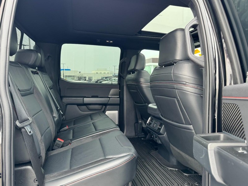 Ford F-150 Vehicle Full-screen Gallery Image 13