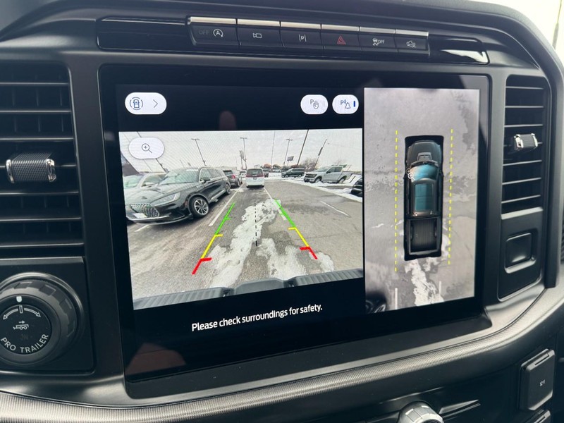 Ford F-150 Vehicle Full-screen Gallery Image 24