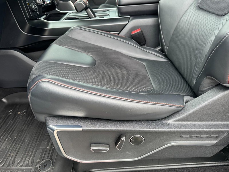 Ford F-150 Vehicle Full-screen Gallery Image 26