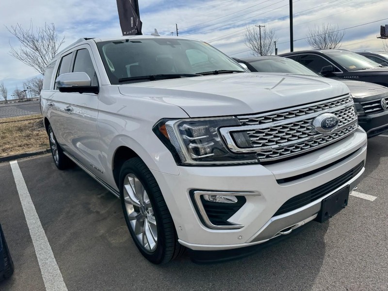 Ford Expedition Max Vehicle Full-screen Gallery Image 03