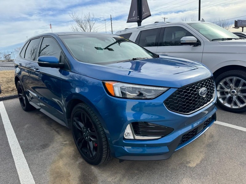 Ford Edge Vehicle Full-screen Gallery Image 03